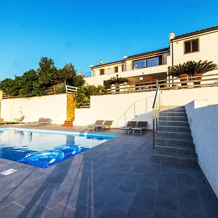 Demira - Chic Panoramic - Private Pool Villa Marsala
