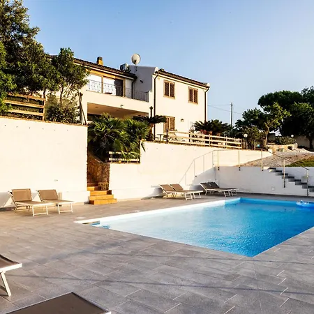 Demira - Chic Panoramic - Private Pool Villa Marsala