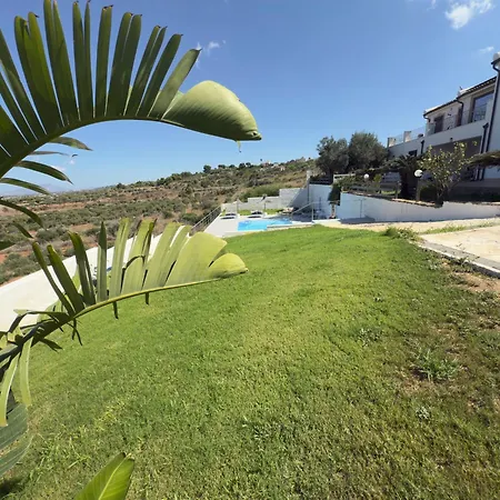 Demira - Chic Panoramic - Private Pool Villa Marsala